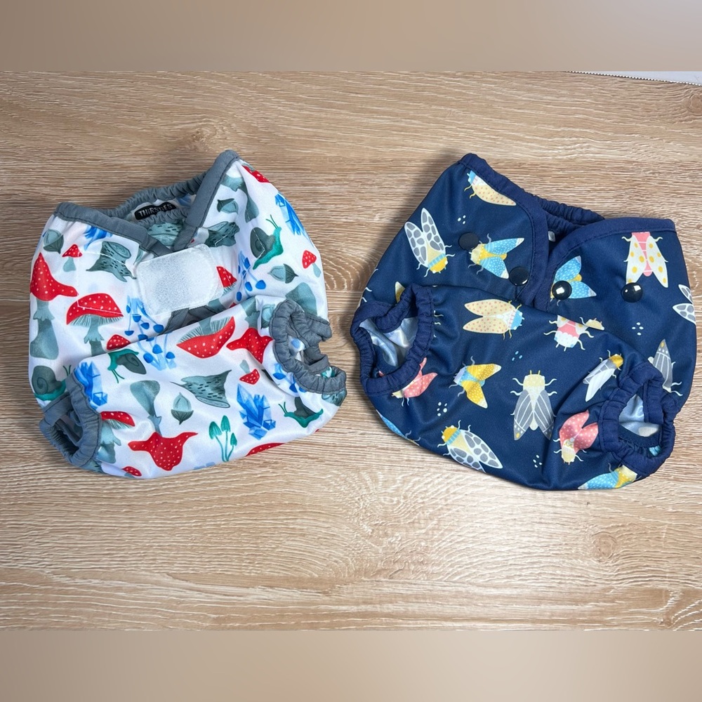 Thirsties Duo Wrap - Navy Bug & White Mushroom Prints - size 2 NWT